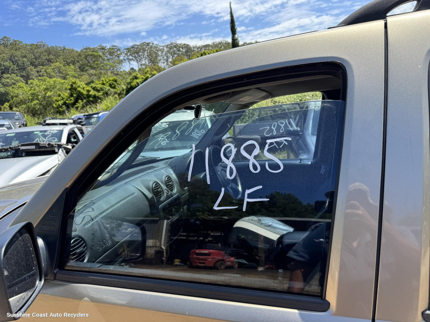 2004 Jeep Cherokee Left Front Door Window