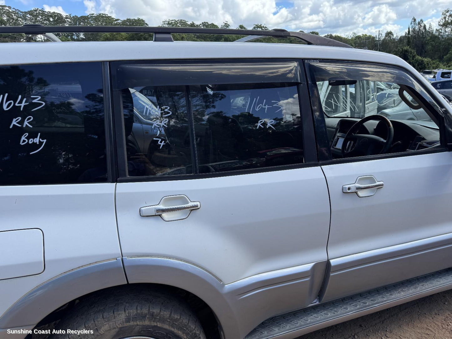 2006 Mitsubishi Pajero Door Handle
