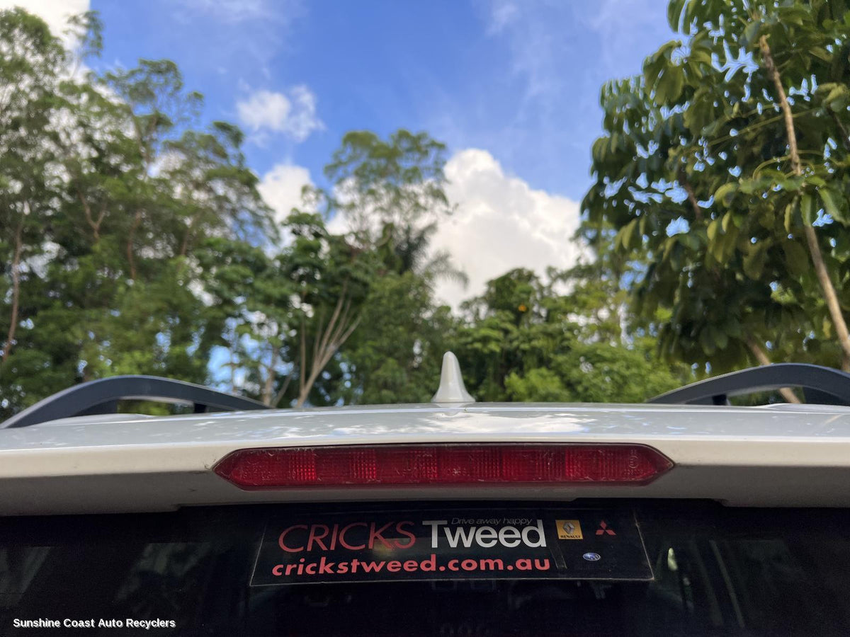 2013-2018 Subaru Forester High Level Stoplight