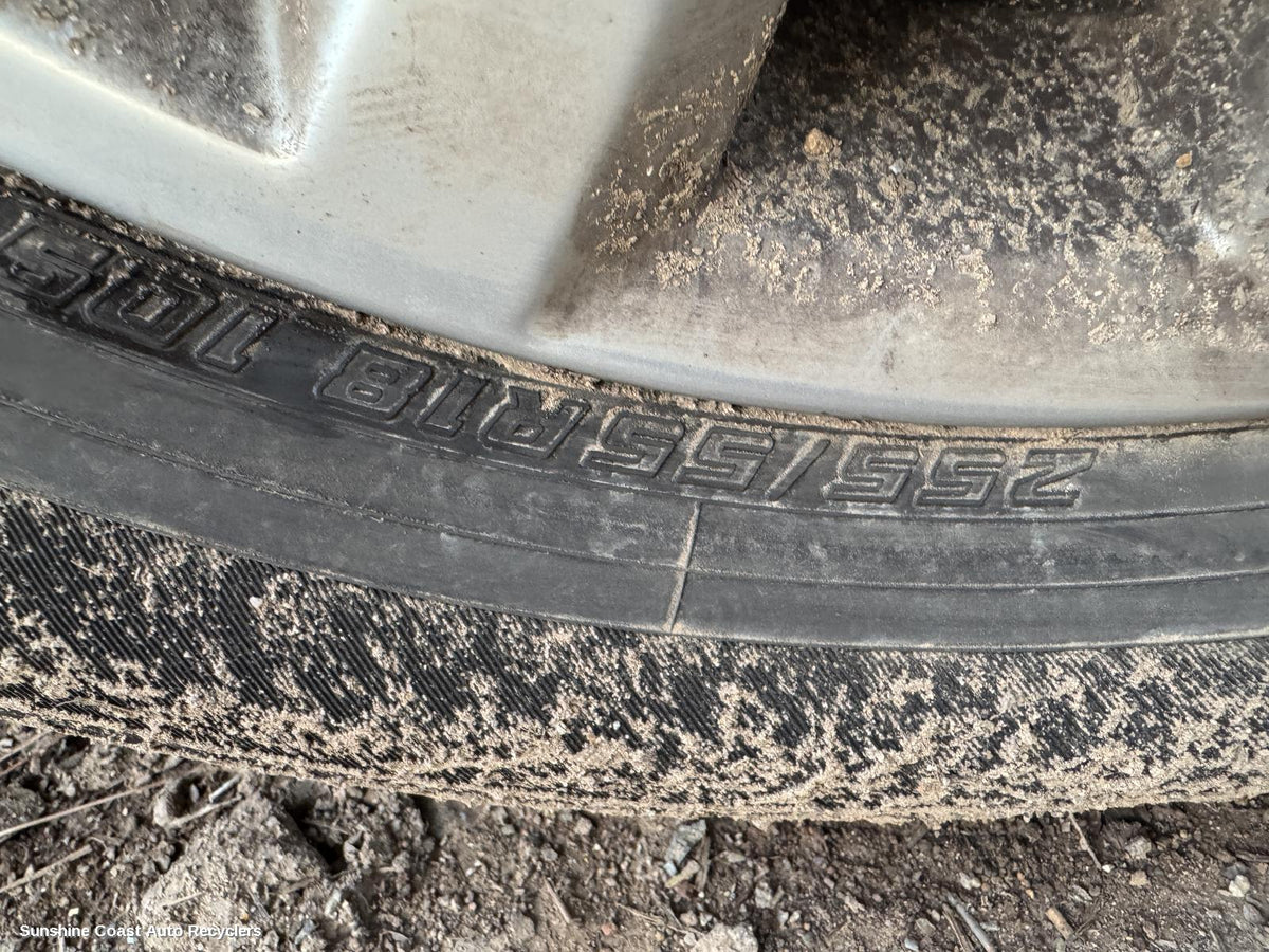 2010-2018 Volkswagen Touareg Tyre