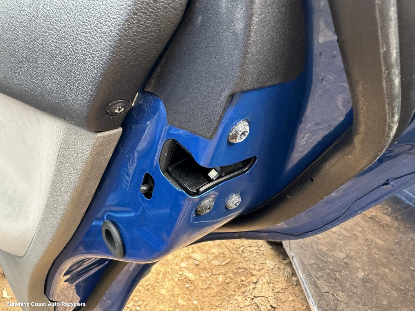 2006 Ford Falcon Door Boot Gate Lock