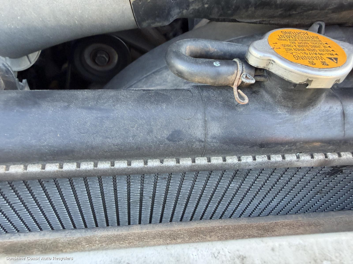 2002-2006 Mitsubishi Pajero Radiator