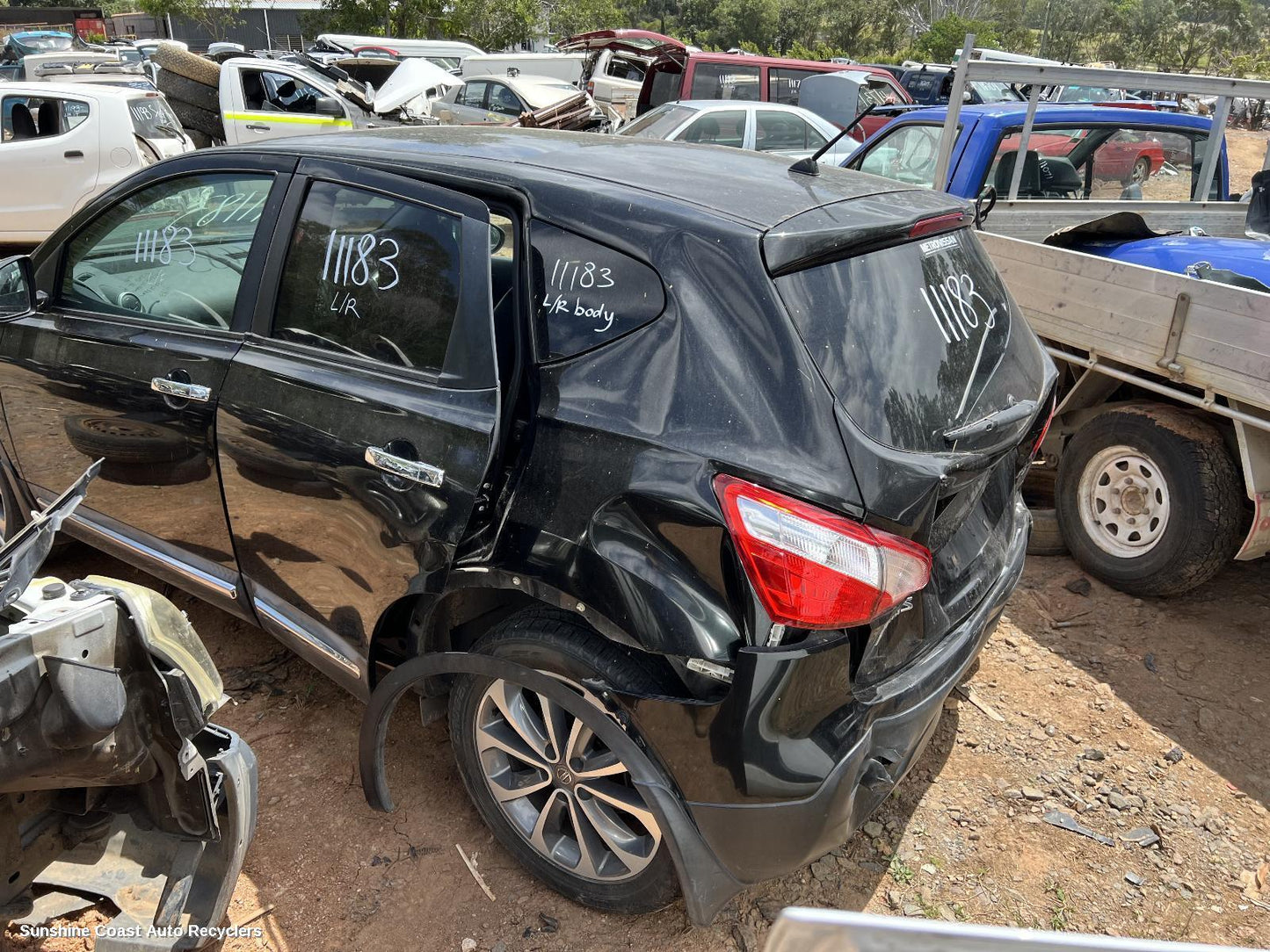 2010 Nissan Dualis Headrest