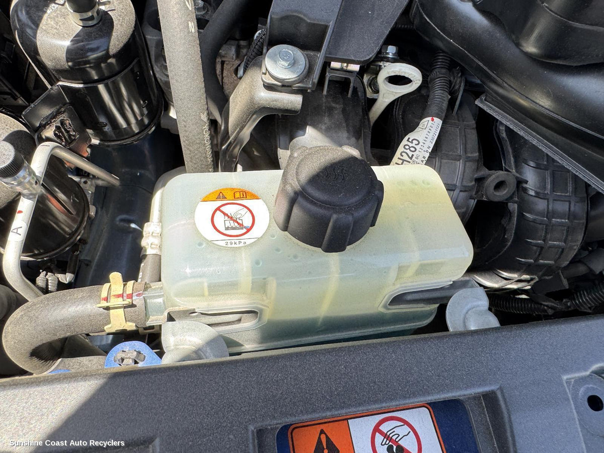 2017-2026 Mitsubishi Eclipse Cross Overflow Bottle