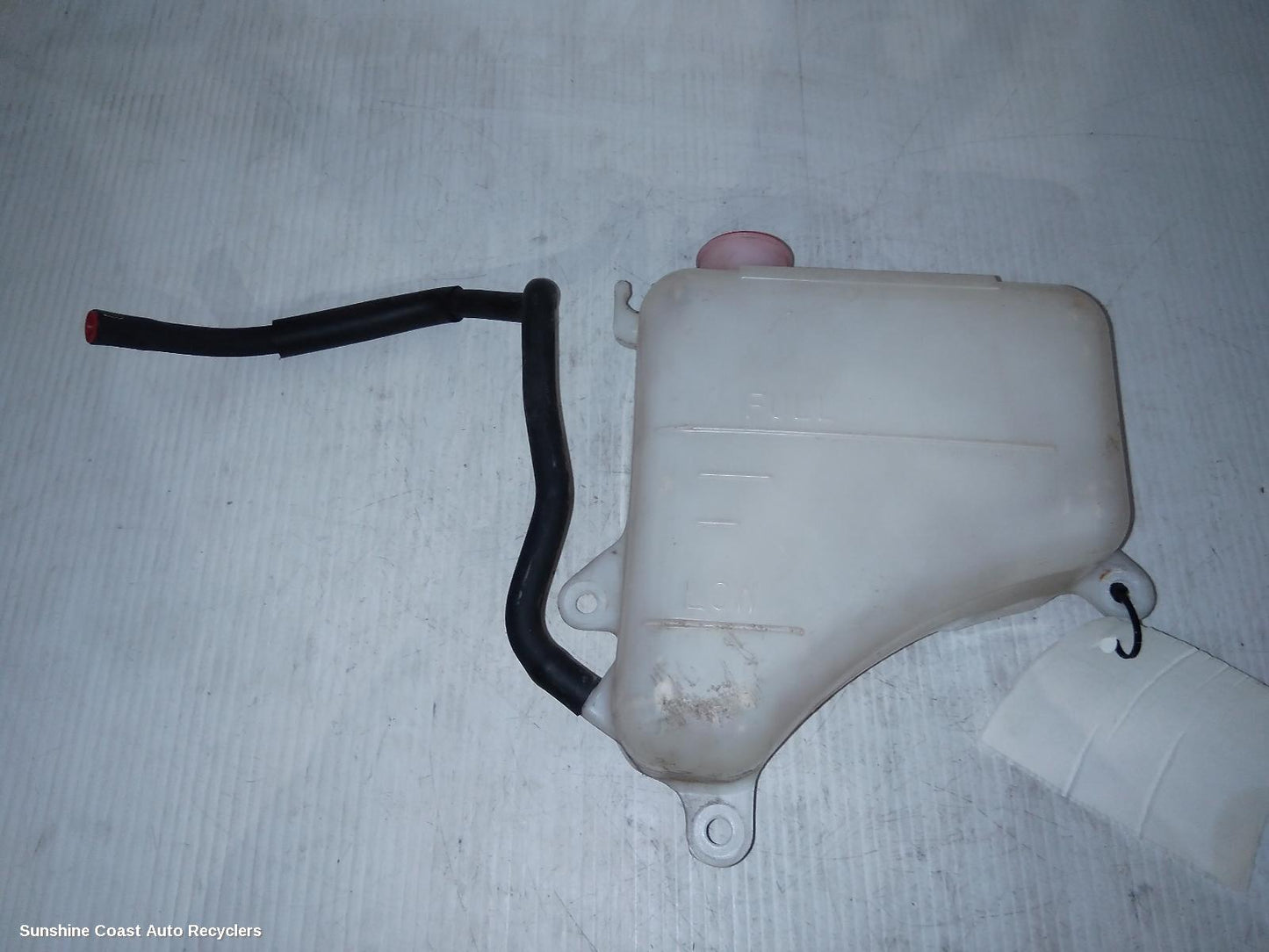 2013 Suzuki Vitara Overflow Bottle