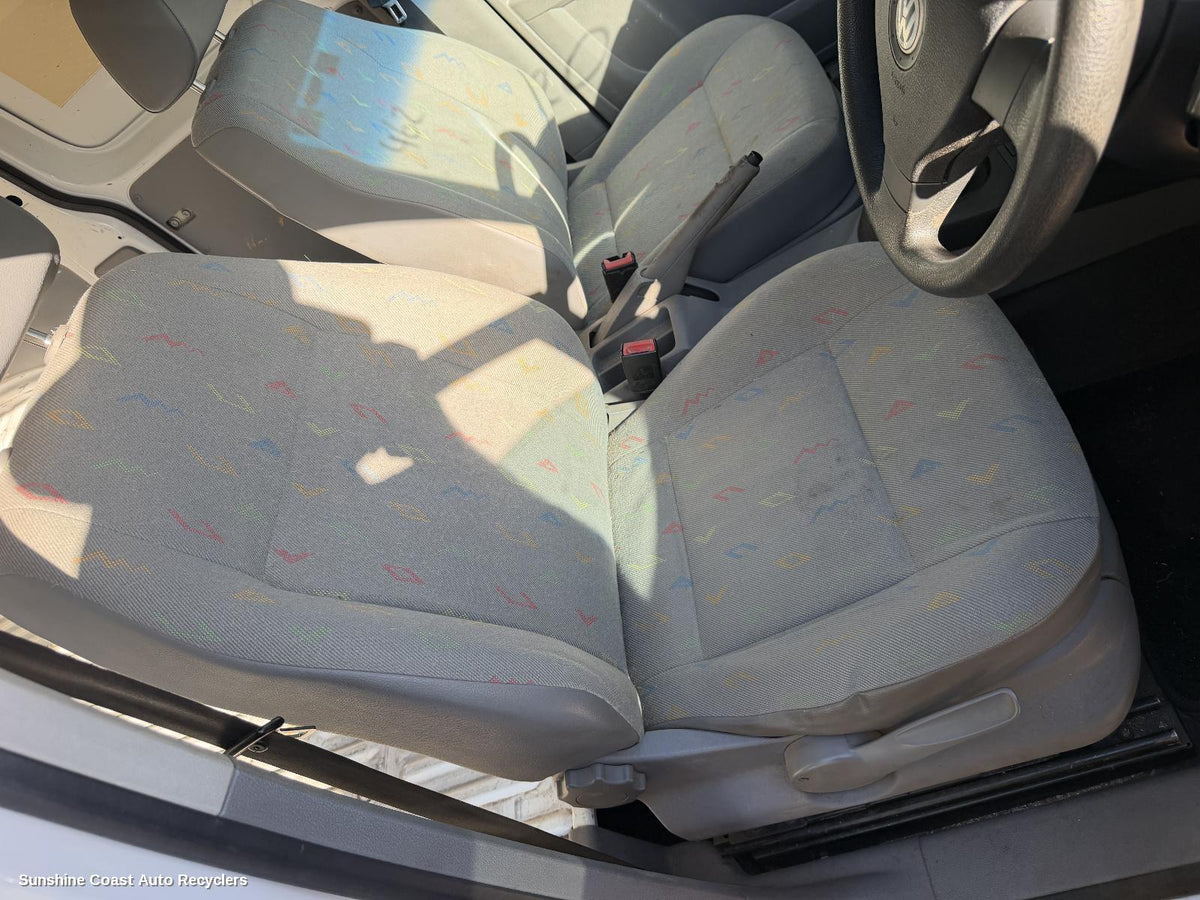 2004-2010 Volkswagen Caddy Front Seat