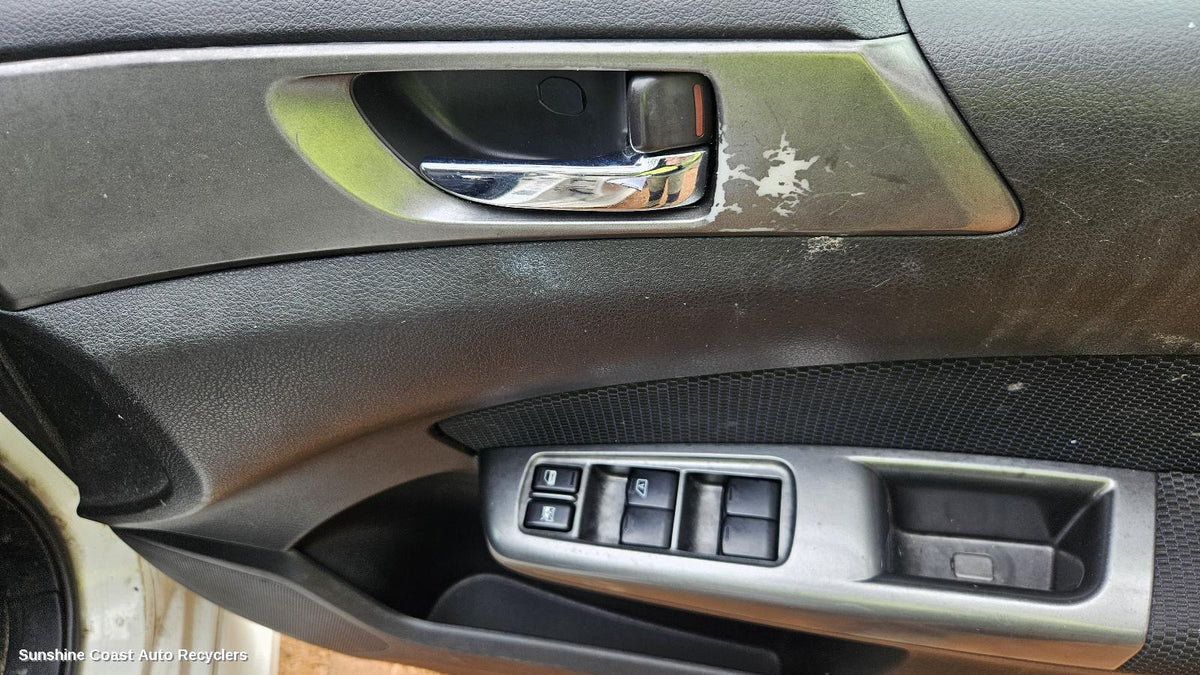 2009-2014 Subaru Liberty Door Handle