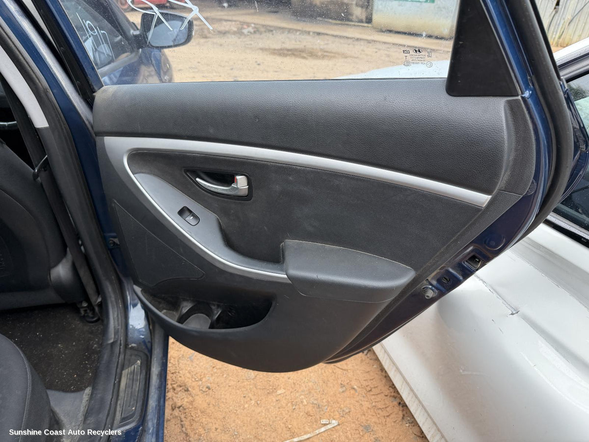 2015-2017 Hyundai I30 Door Trim