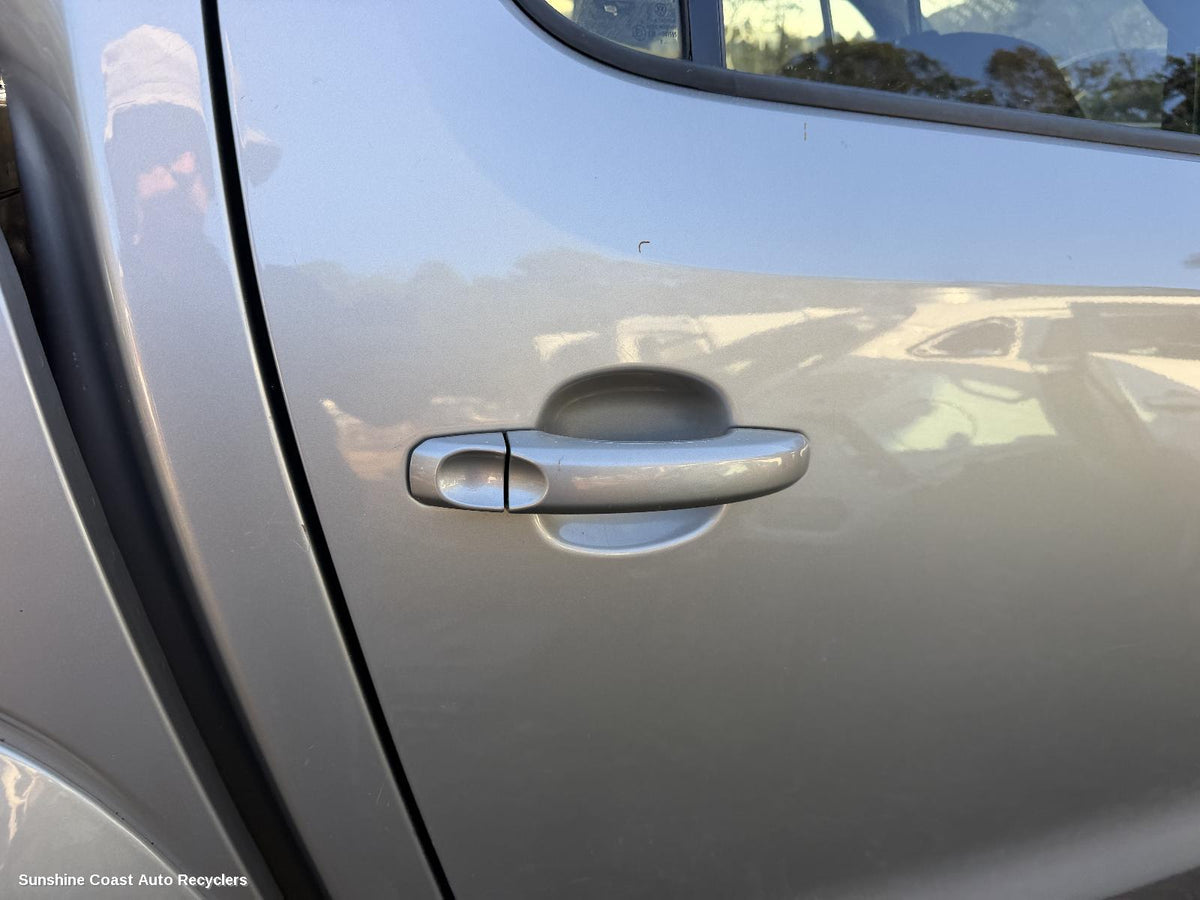 2010-2022 Volkswagen Amarok Door Handle