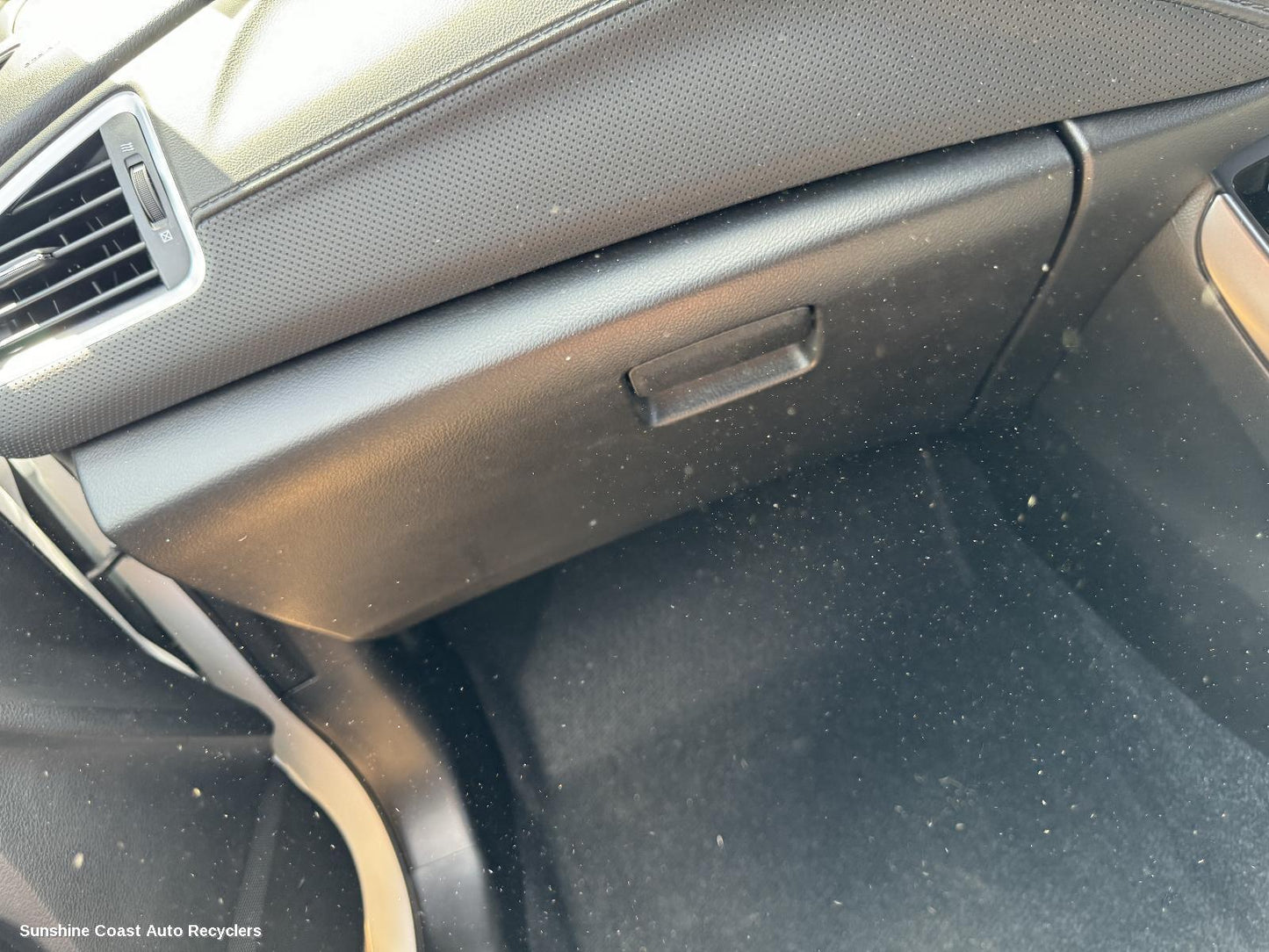 2023 Suzuki S-cross Glove Box
