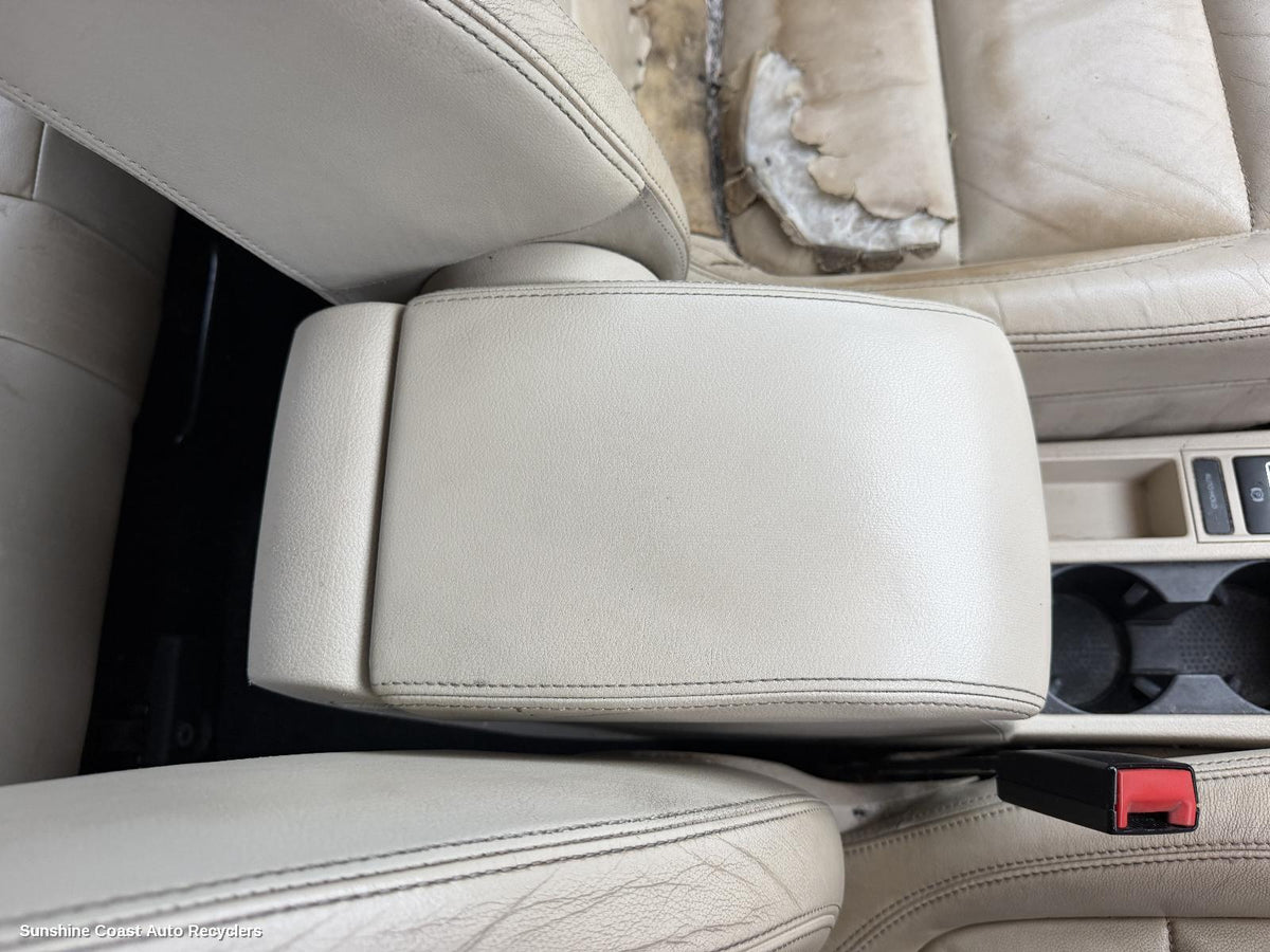 2008-2016 Volkswagen Tiguan Console