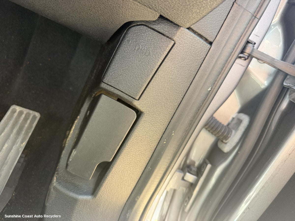2006-2013 Bmw X5 Bonnet Release