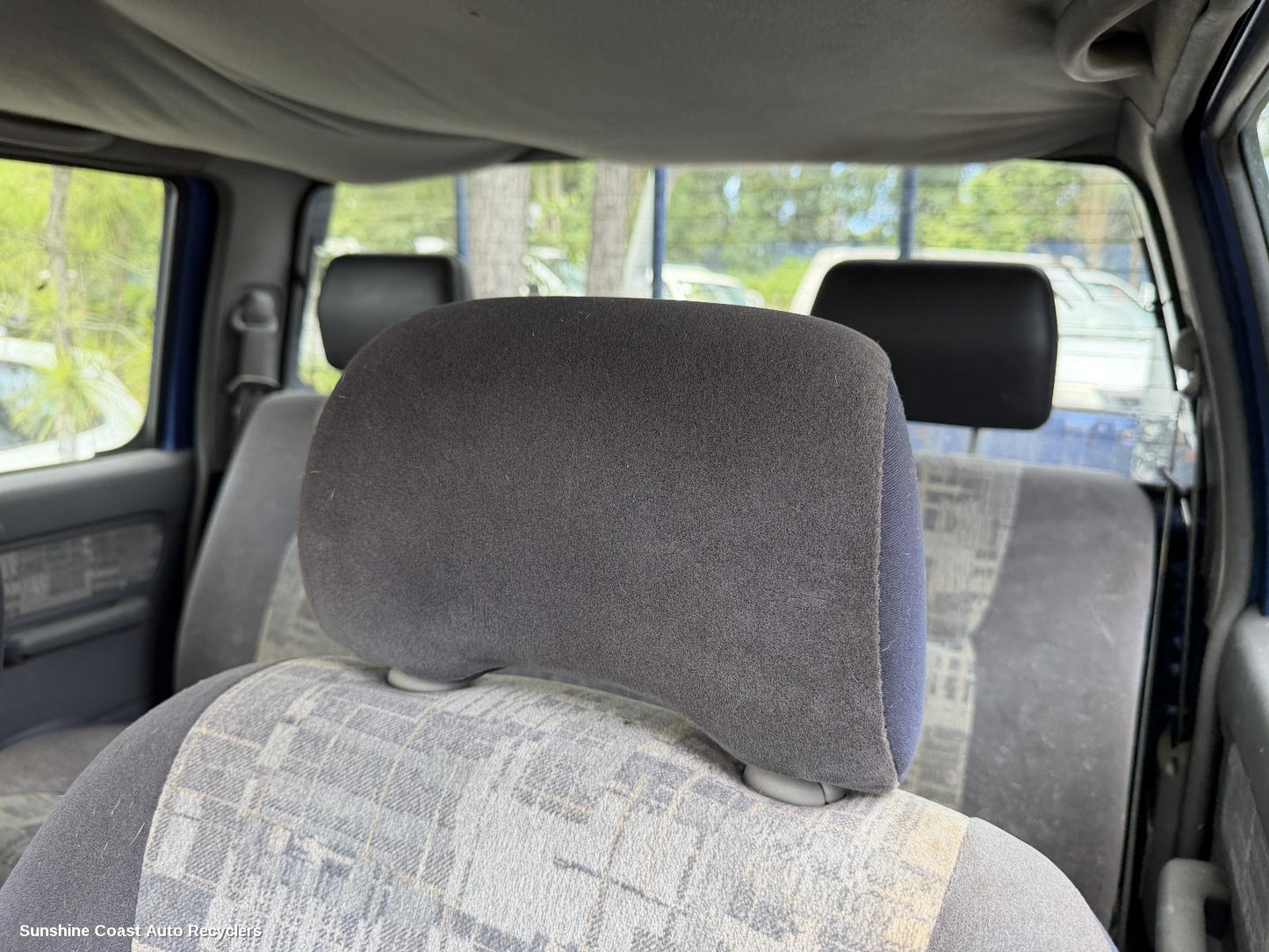 2001 Nissan Navara Headrest