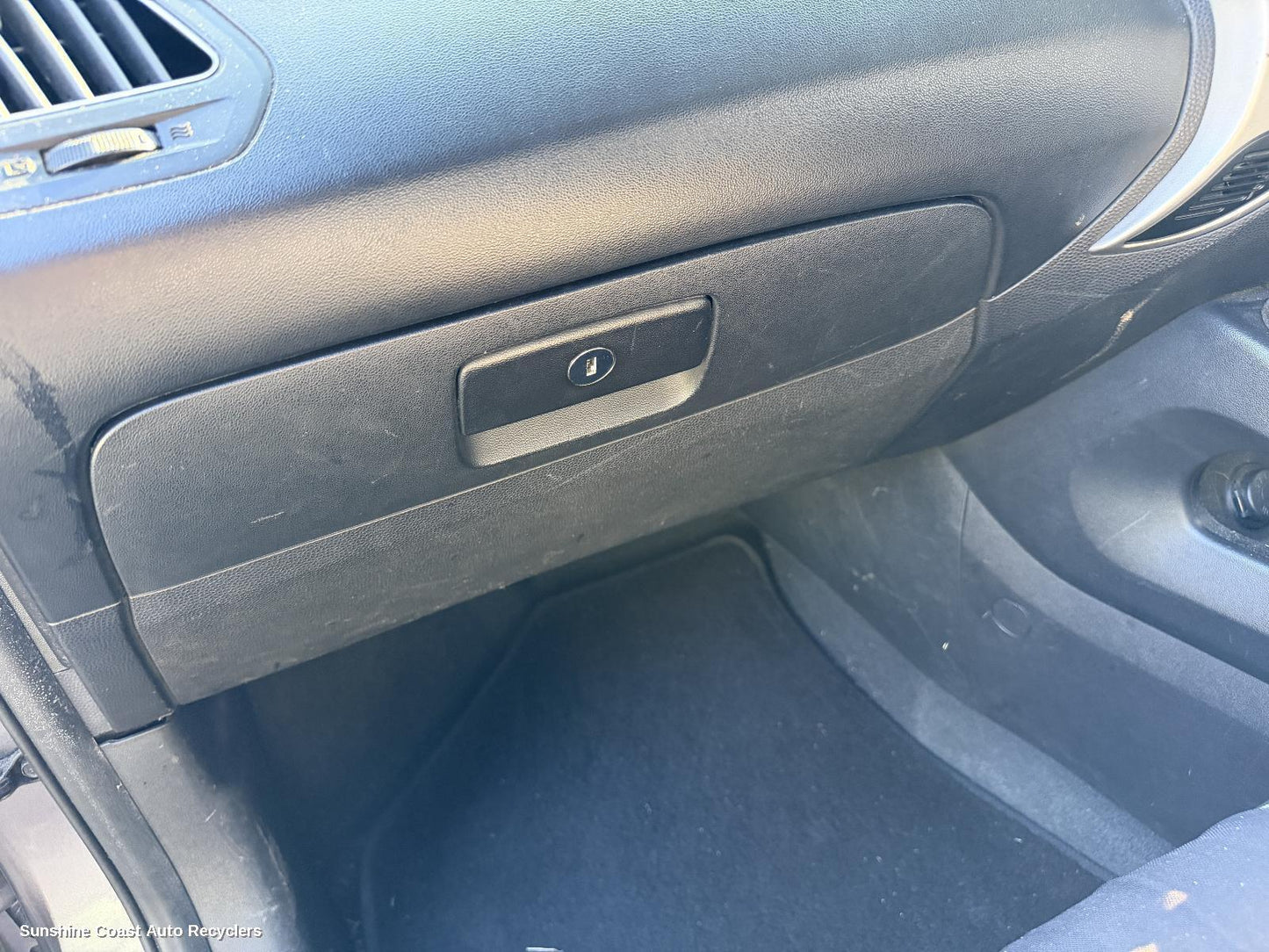 2009-2016 Hyundai Ix35 Glove Box