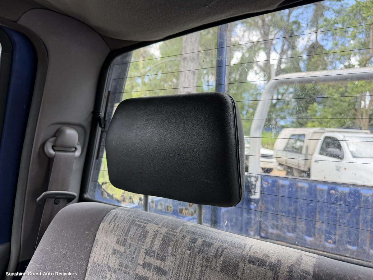1997-2001 Nissan Navara Headrest