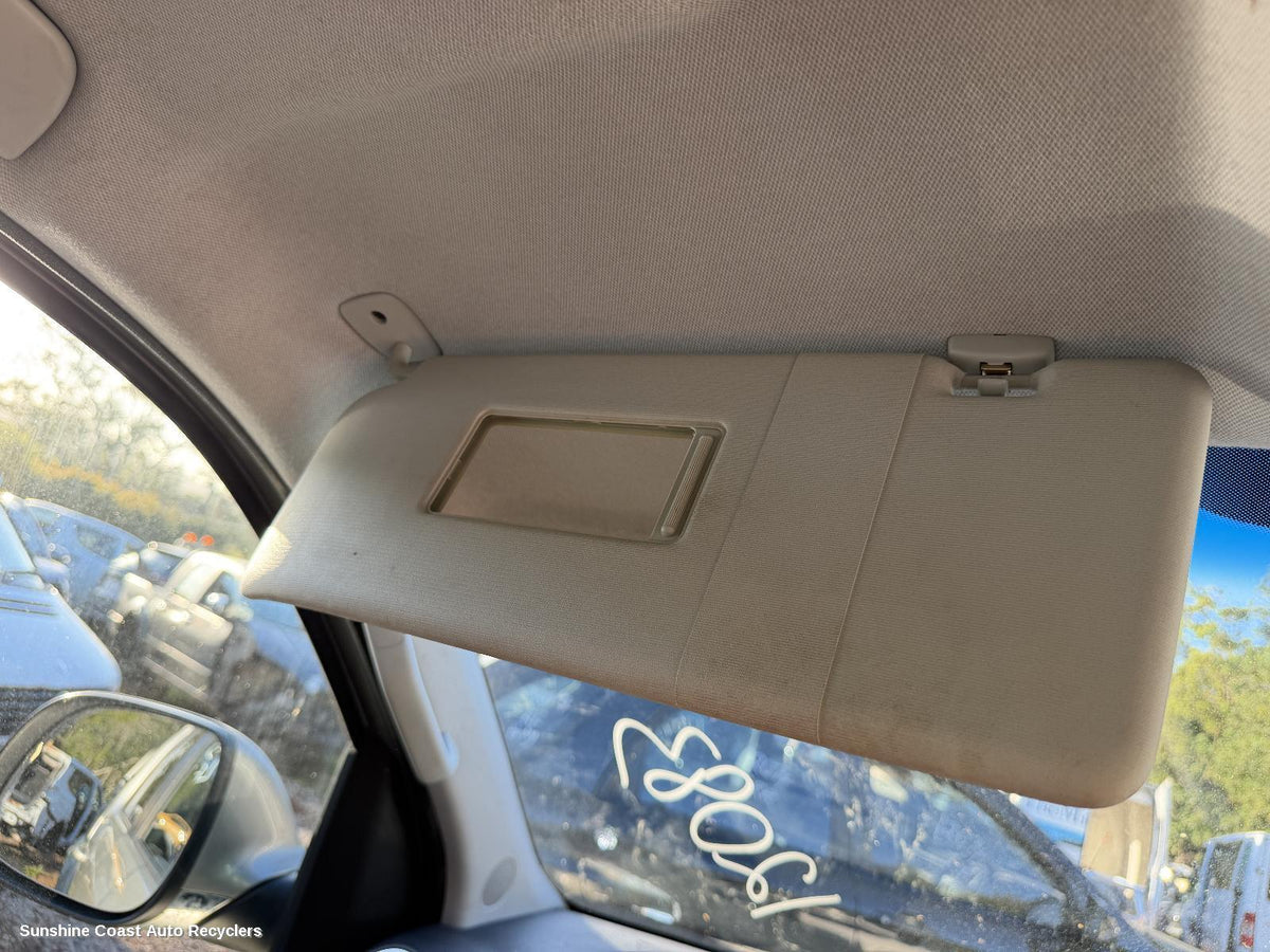 2010-2022 Volkswagen Amarok Sunvisor