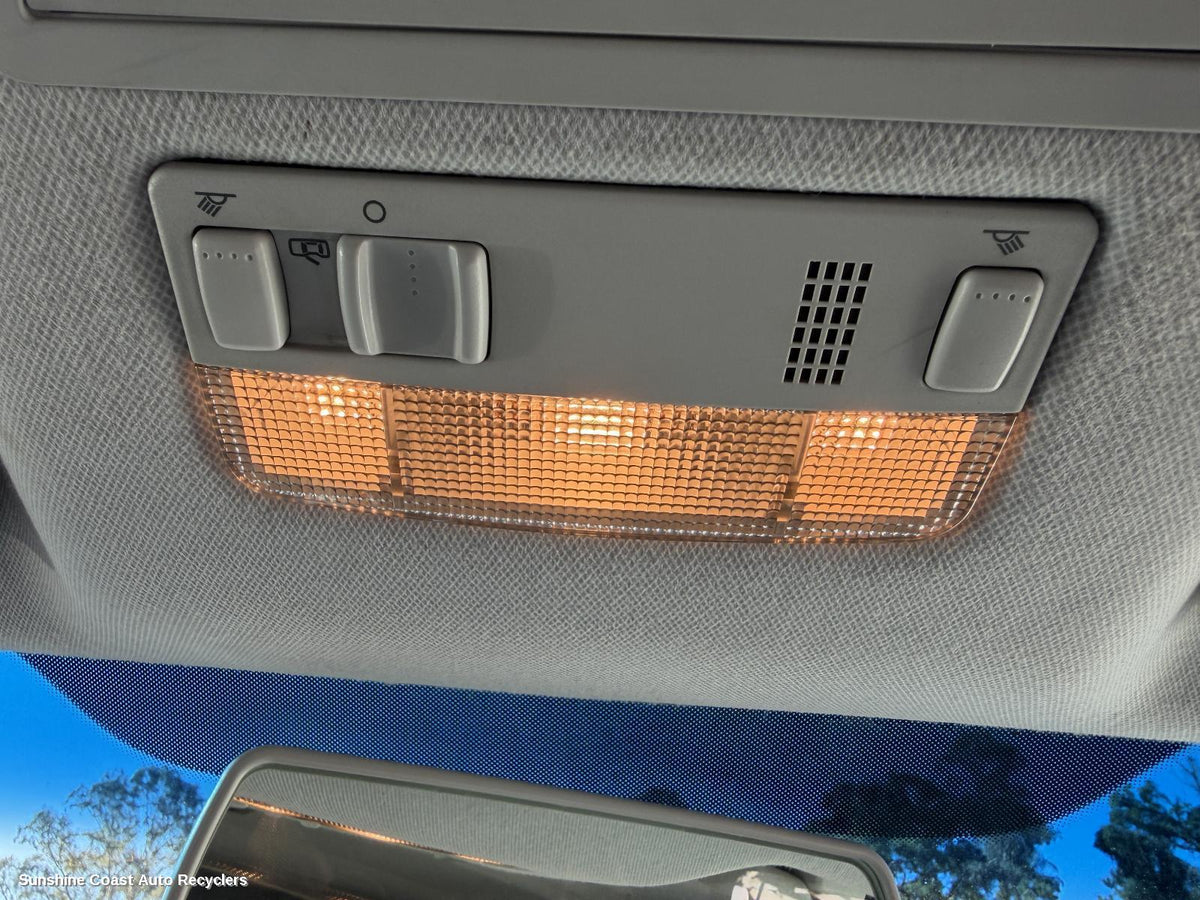 2010-2022 Volkswagen Amarok Courtesy Light