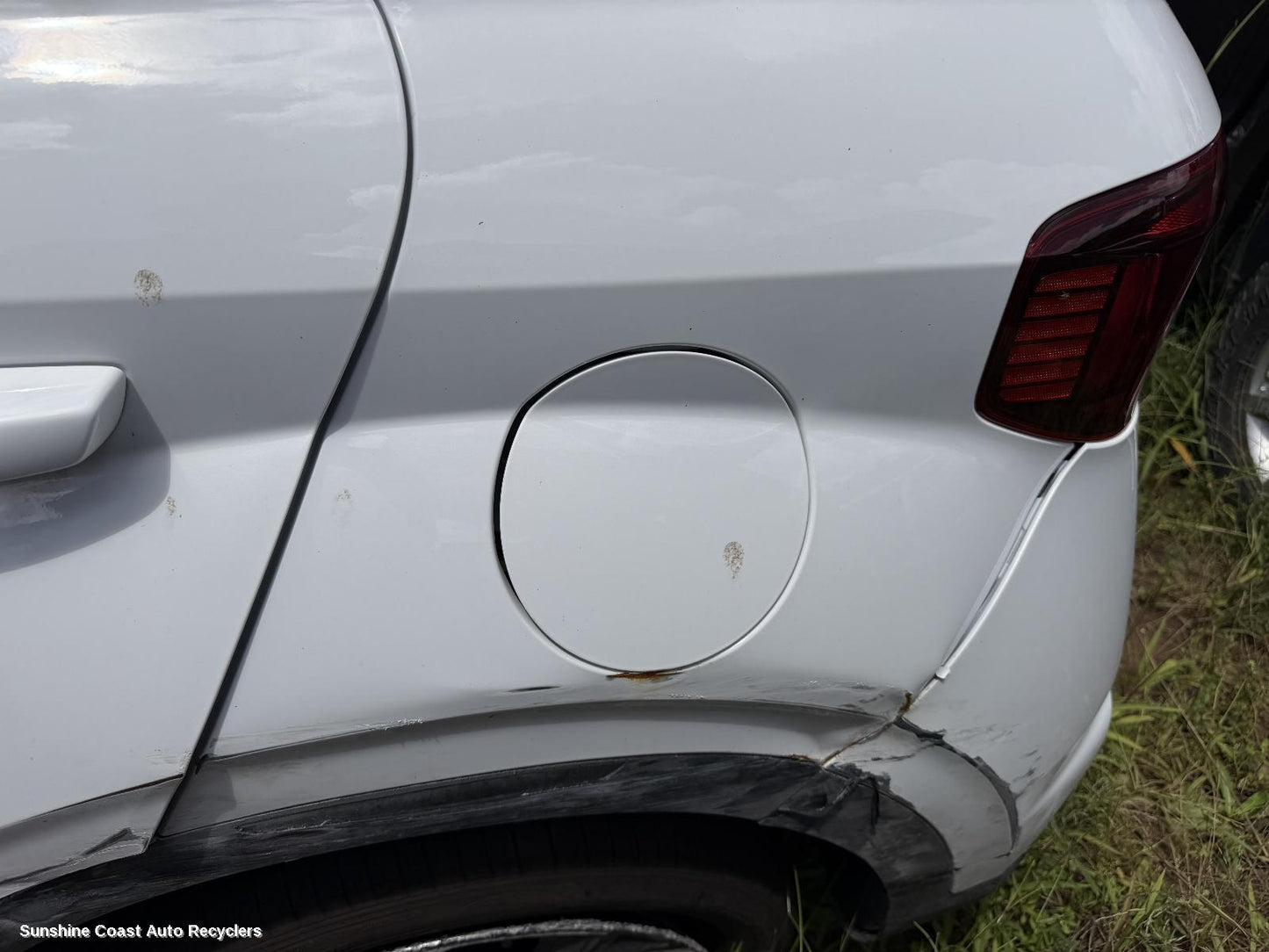 2019-2025 Hyundai Venue Fuel Door   Filler