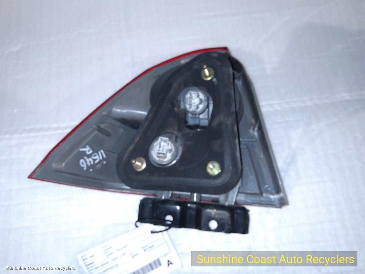 2003-2005 Honda Civic Right Taillight