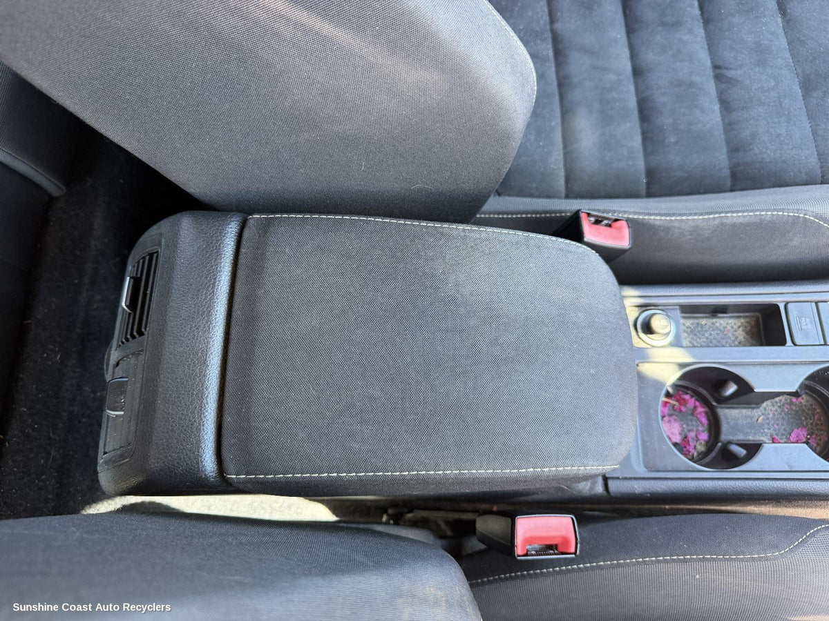 2012-2020 Volkswagen Golf Console
