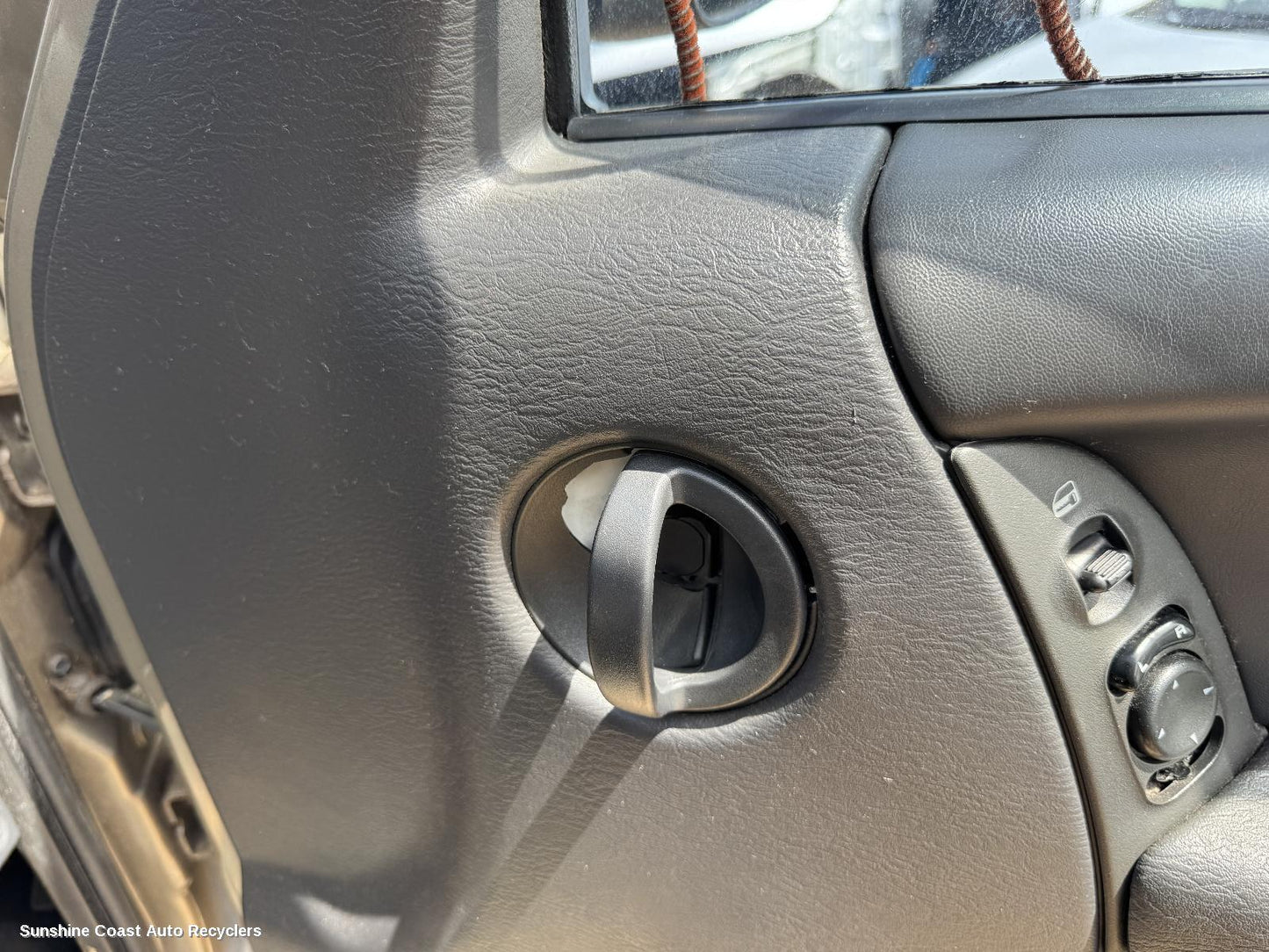 2004 Jeep Cherokee Door Handle