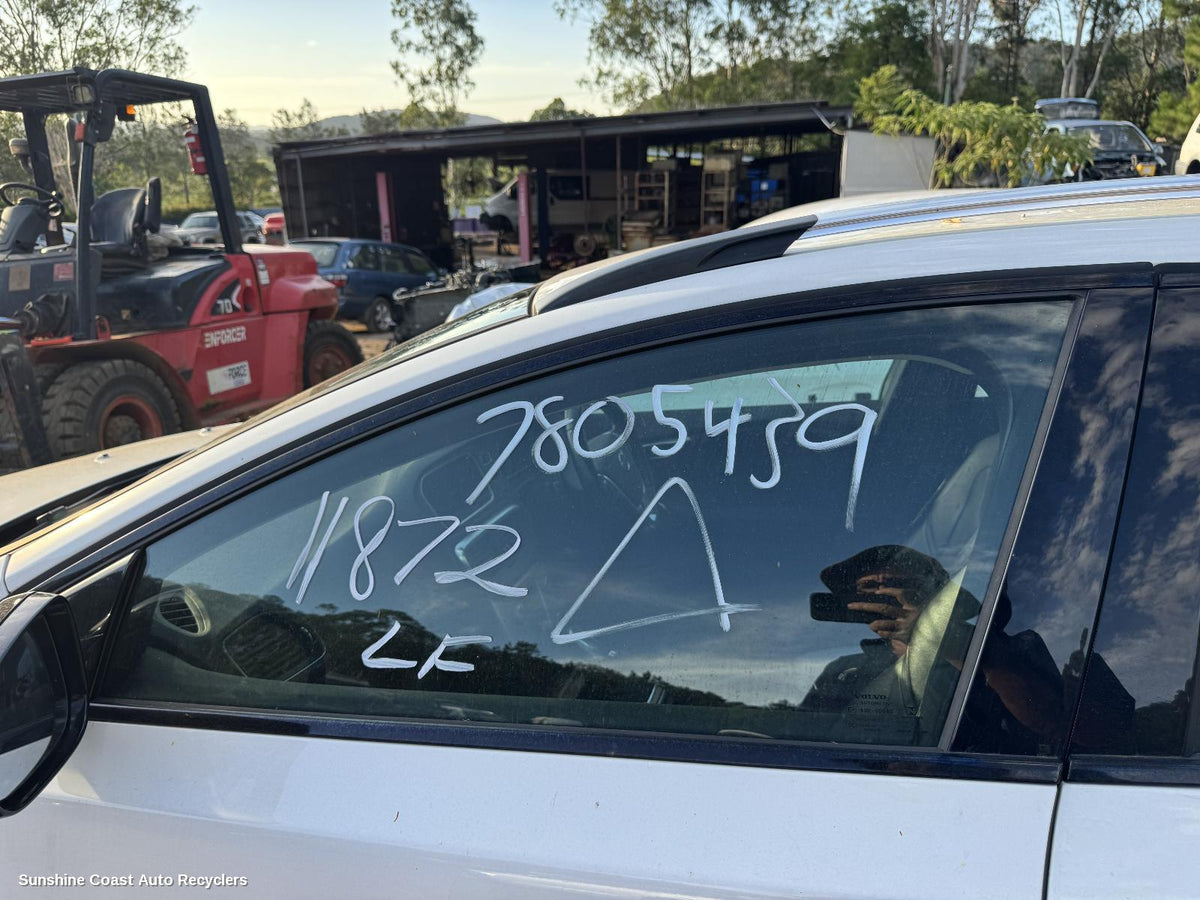2013-2019 Volvo S40 Left Front Door Window