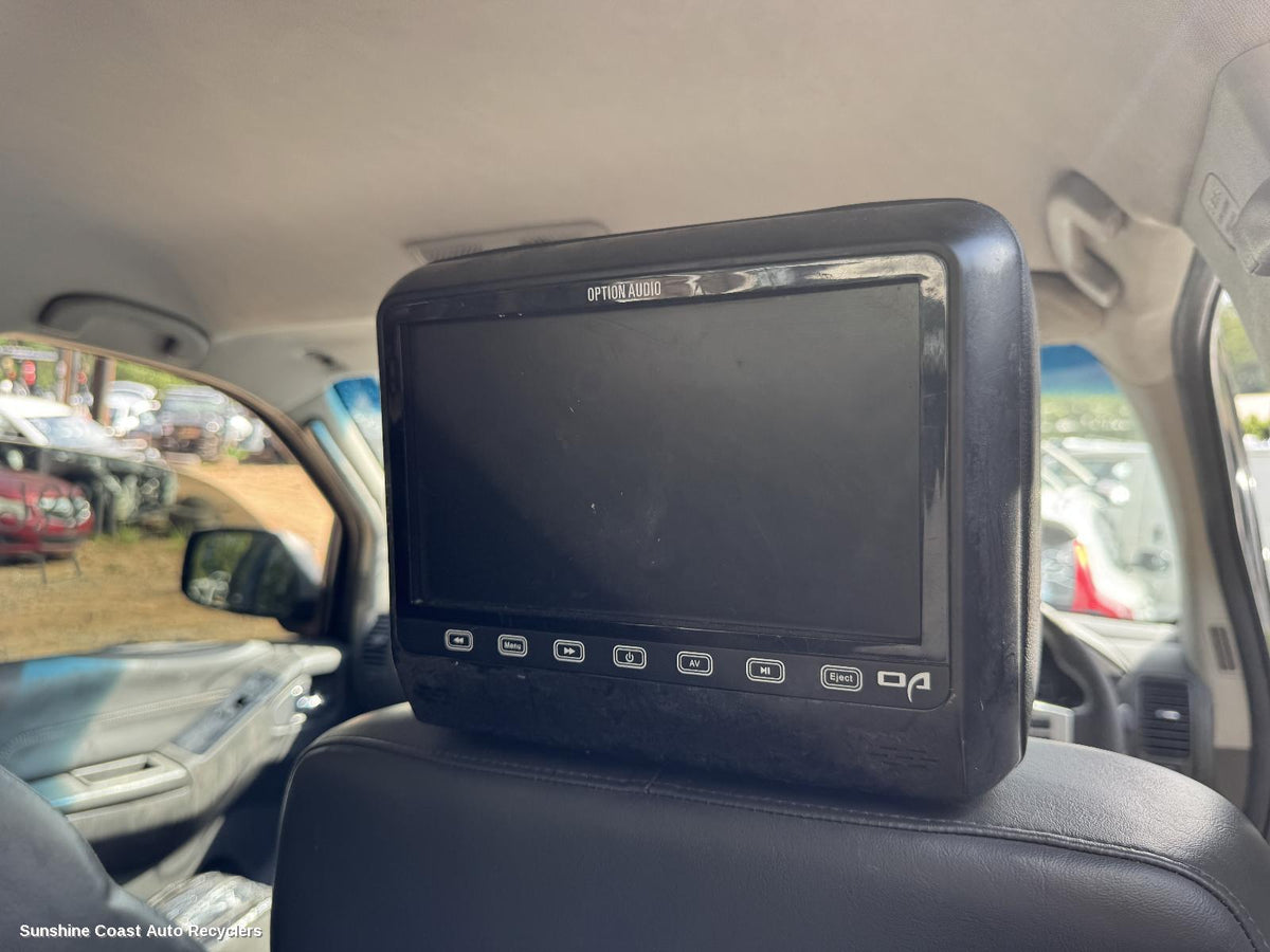 2005-2013 Nissan Pathfinder Headrest