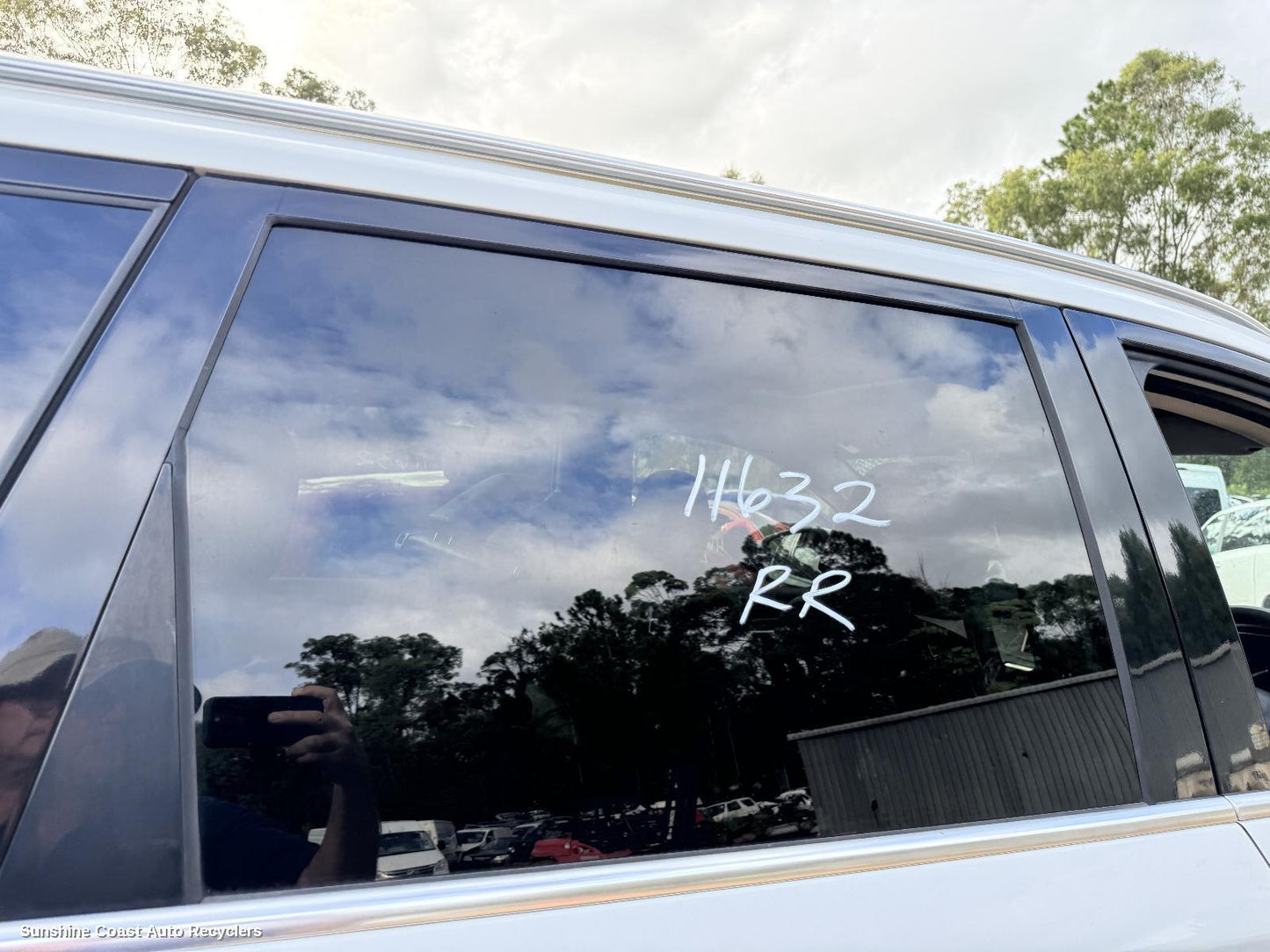 2022 Ldv D90 Right Rear Door Window