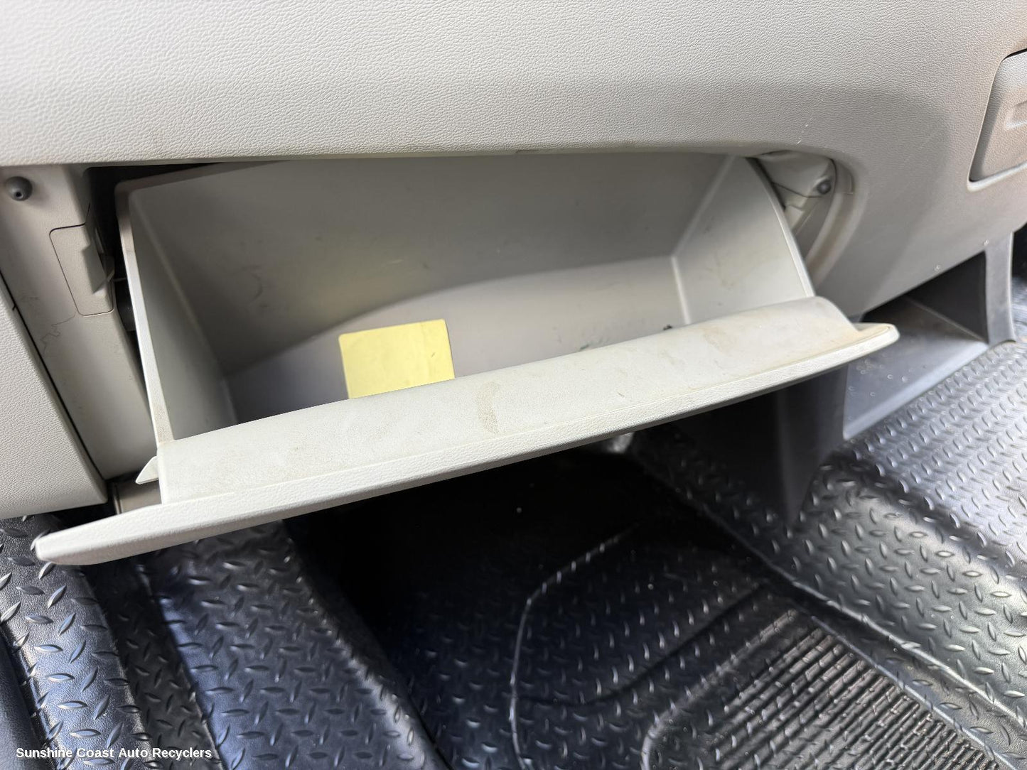2020-2026 Ldv Deliver 9 Glove Box
