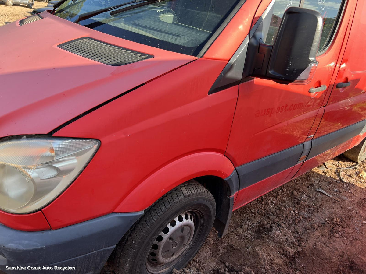 2006-2013 Mercedes Sprinter Left Guard