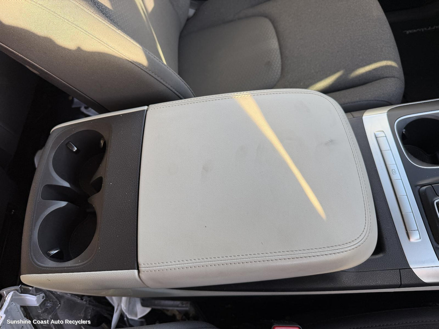 2020-2025 Kia Carnival/grand Carnival Console