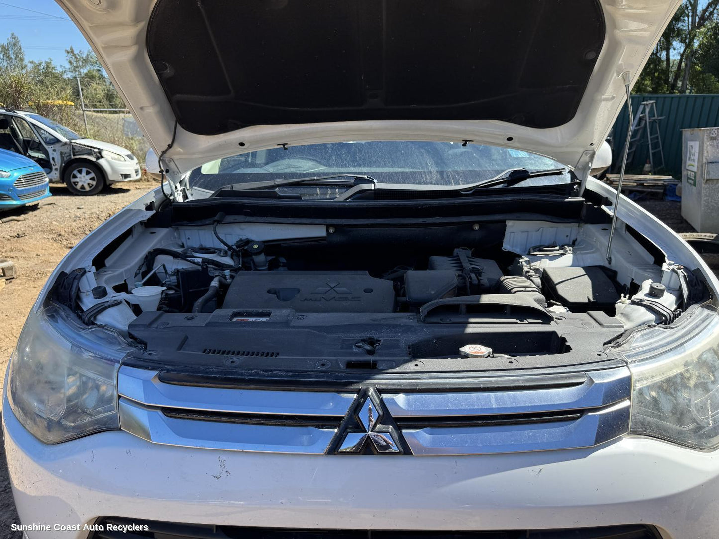 2014 Mitsubishi Outlander Grille