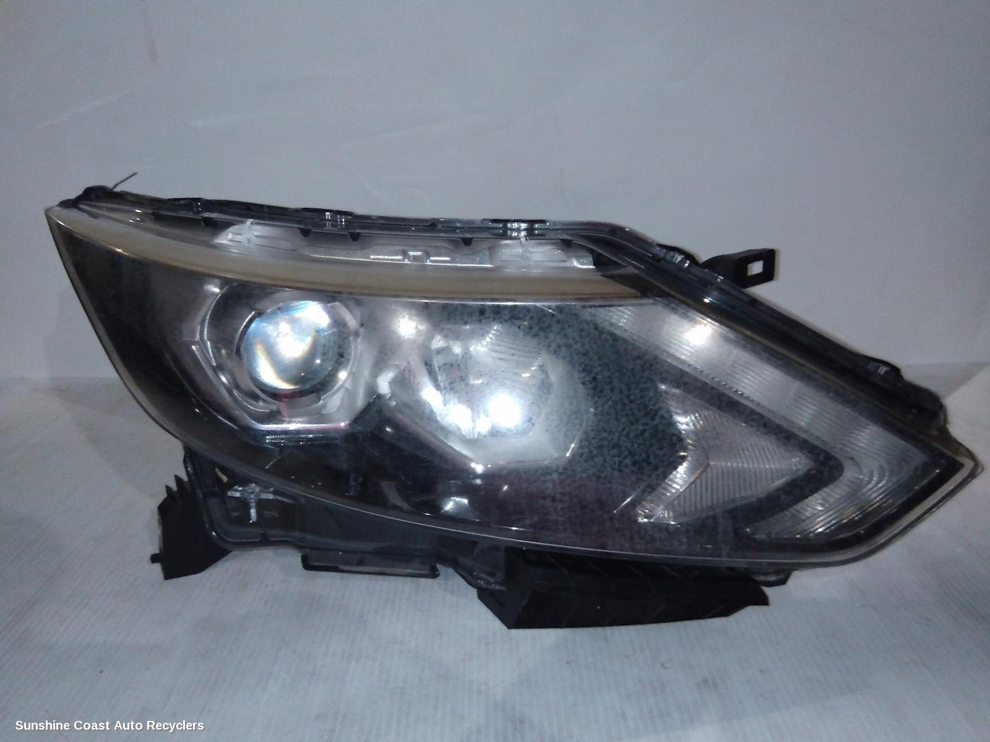 2015 Nissan Qashqai Right Headlamp