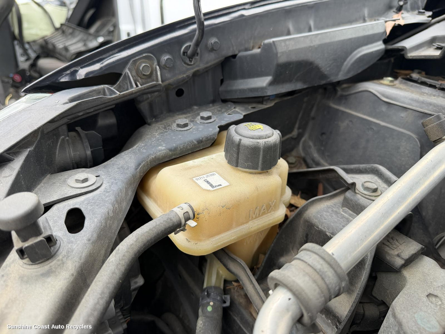 2007-2014 Nissan Dualis Overflow Bottle