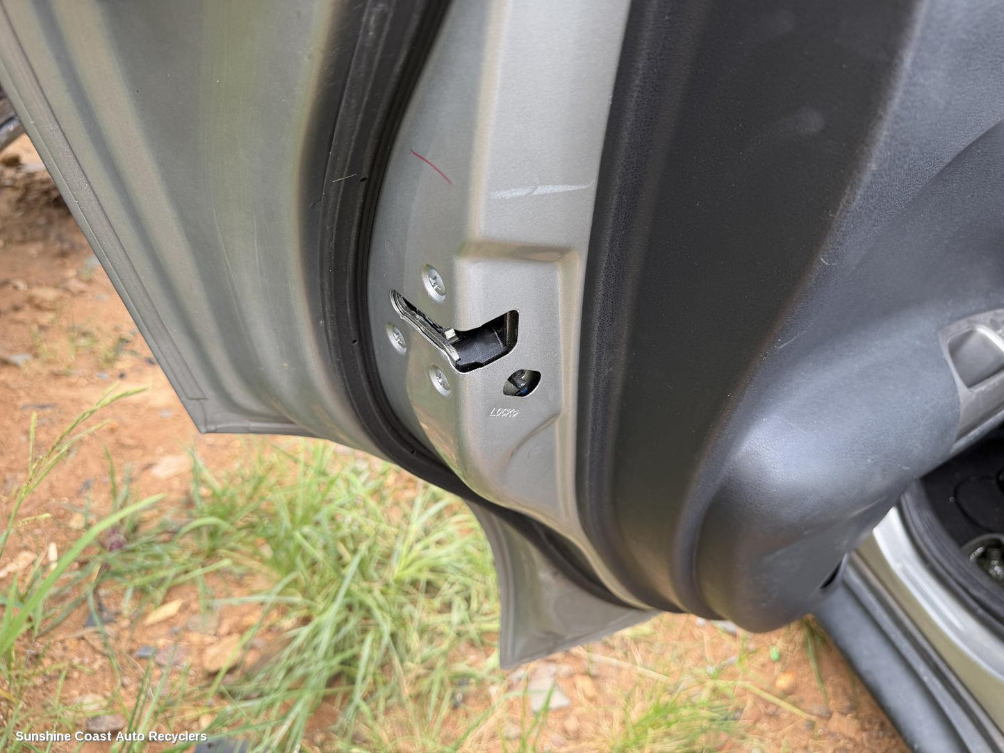 2014 Nissan Juke Door Boot Gate Lock
