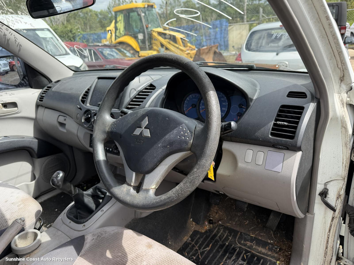 2006-2009 Mitsubishi Triton Gear Stick Shifter