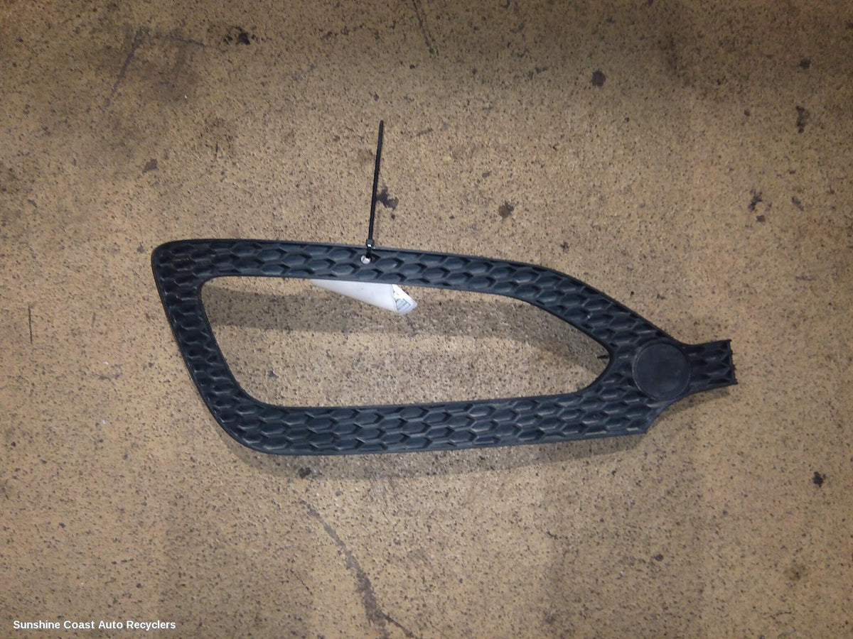 2012-2015 Hyundai Santa Fe Grille