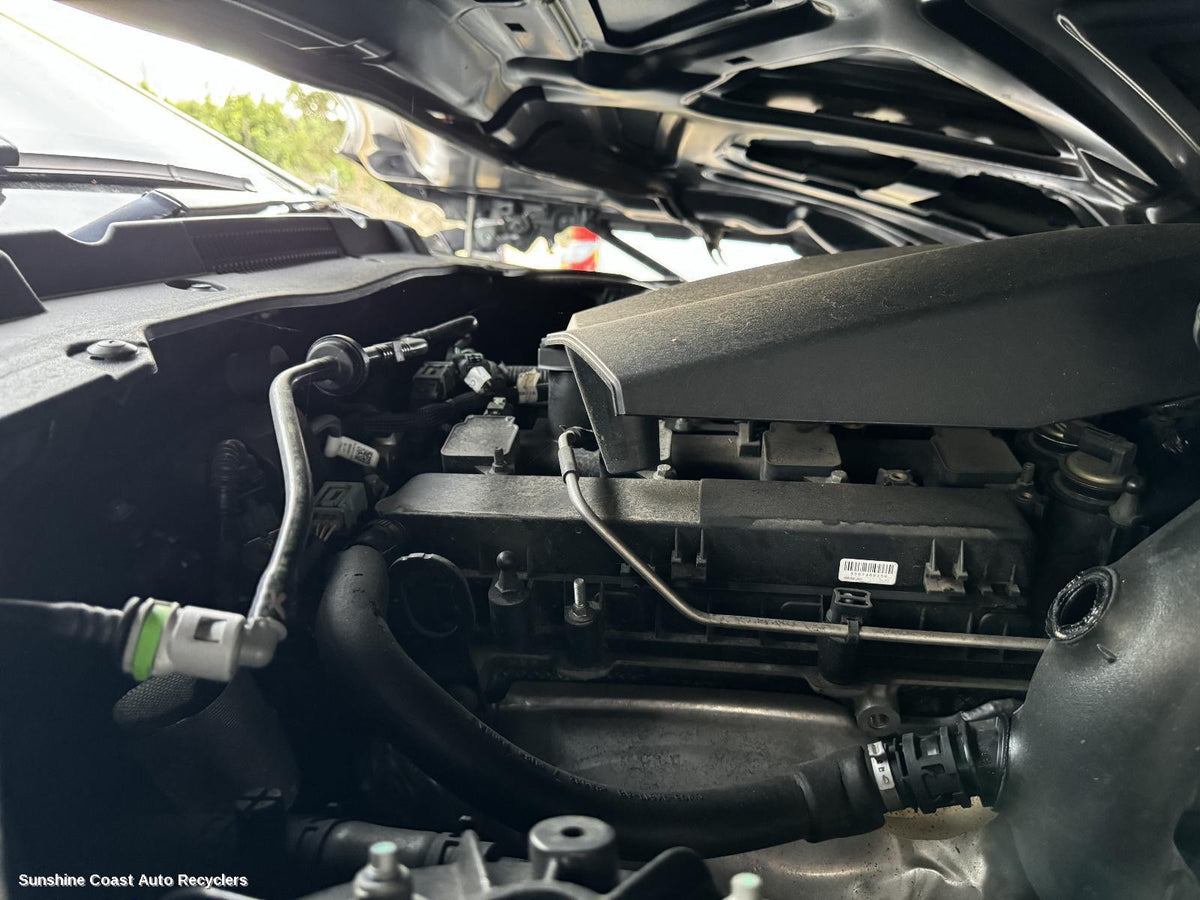 2015-2019 Jaguar Xe Rear Garnish
