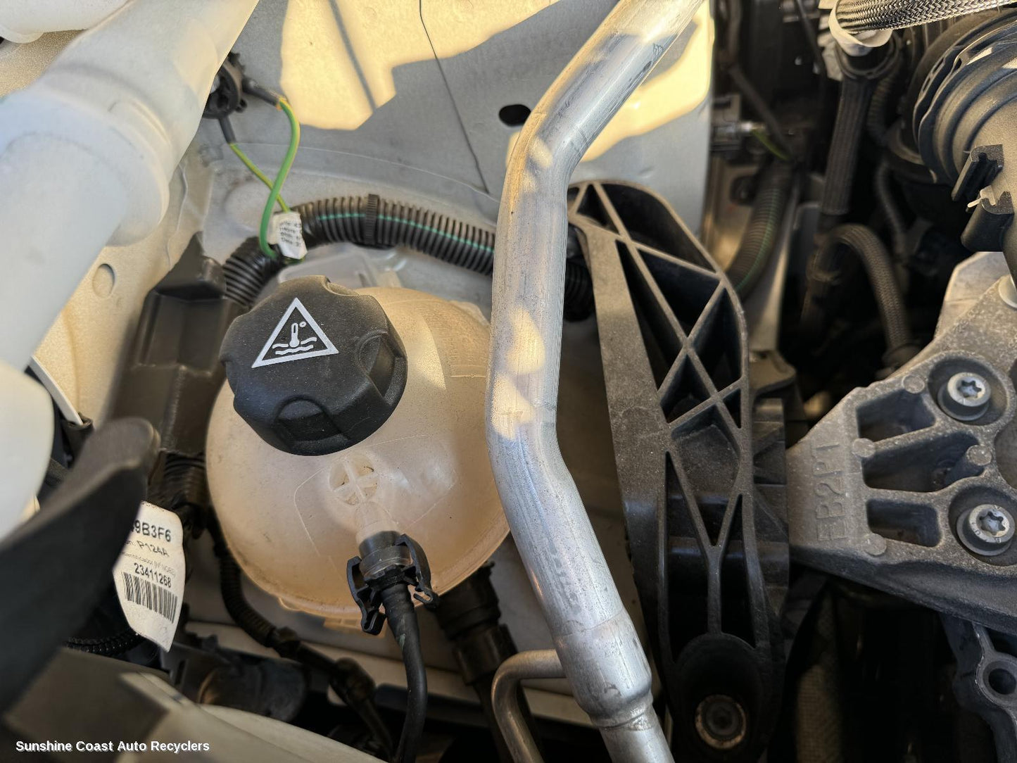 2019-2026 Peugeot Partner Overflow Bottle