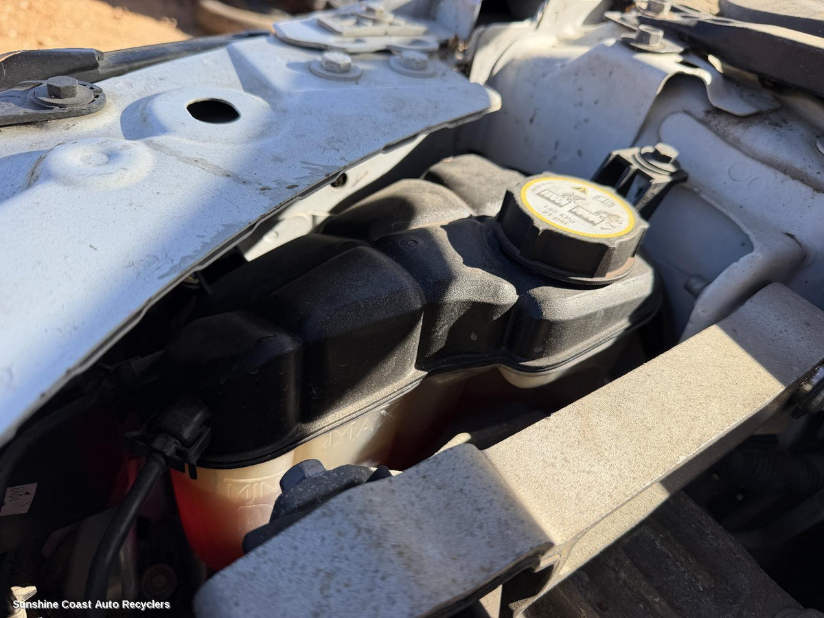 2011-2019 Land Rover Rangerover Evoque Overflow Bottle