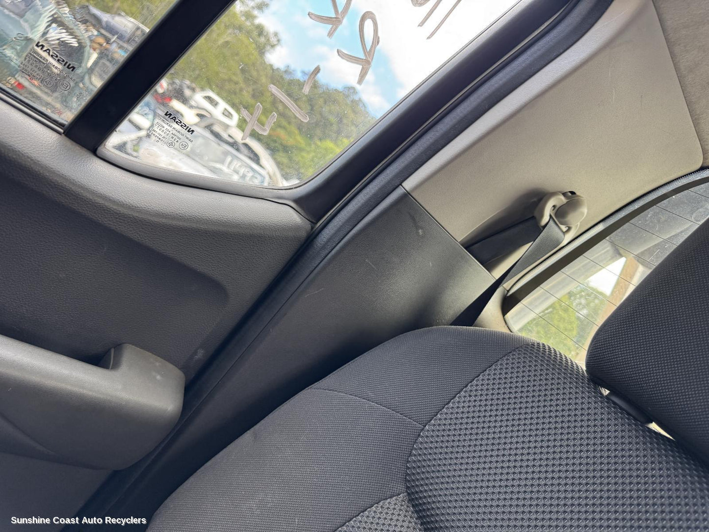 2010 Nissan Navara Seatbelt Stalk