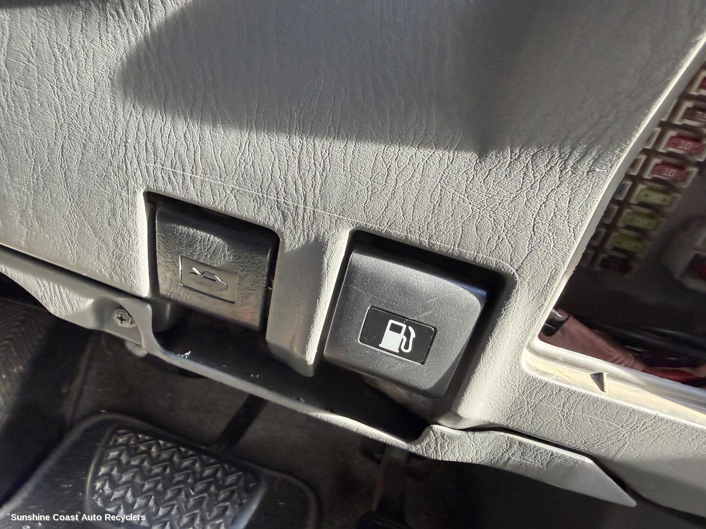 2003-2009 Toyota Prado Bonnet Release