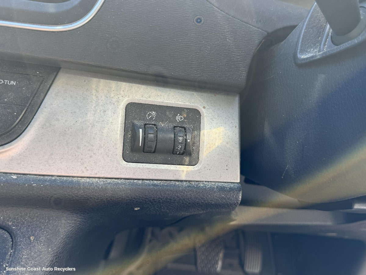 2015-2025 Ldv G10 Misc Switch Relay