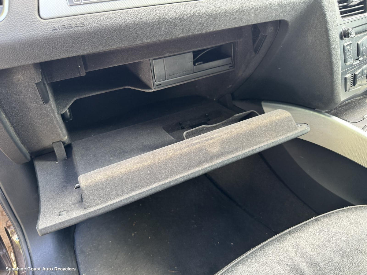 2008-2017 Audi Q5 Glove Box