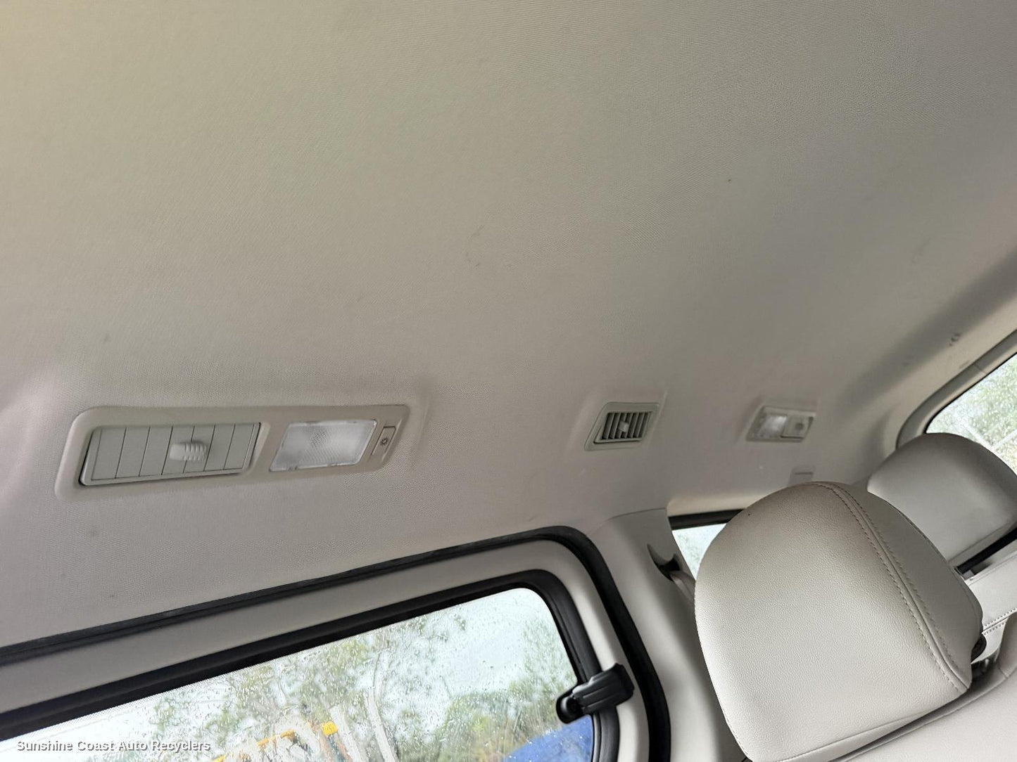 2015-2025 Ldv G10 Courtesy Light