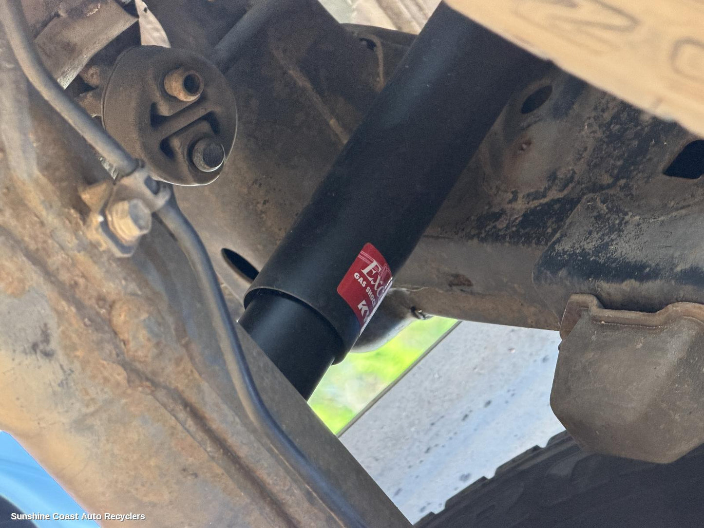 2005-2015 Toyota Hilux Shock Absorber