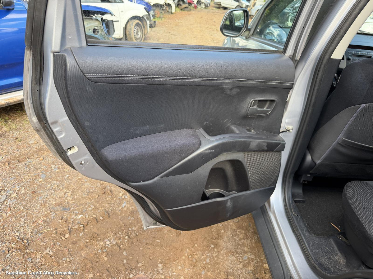 2006-2012 Mitsubishi Outlander Door Handle