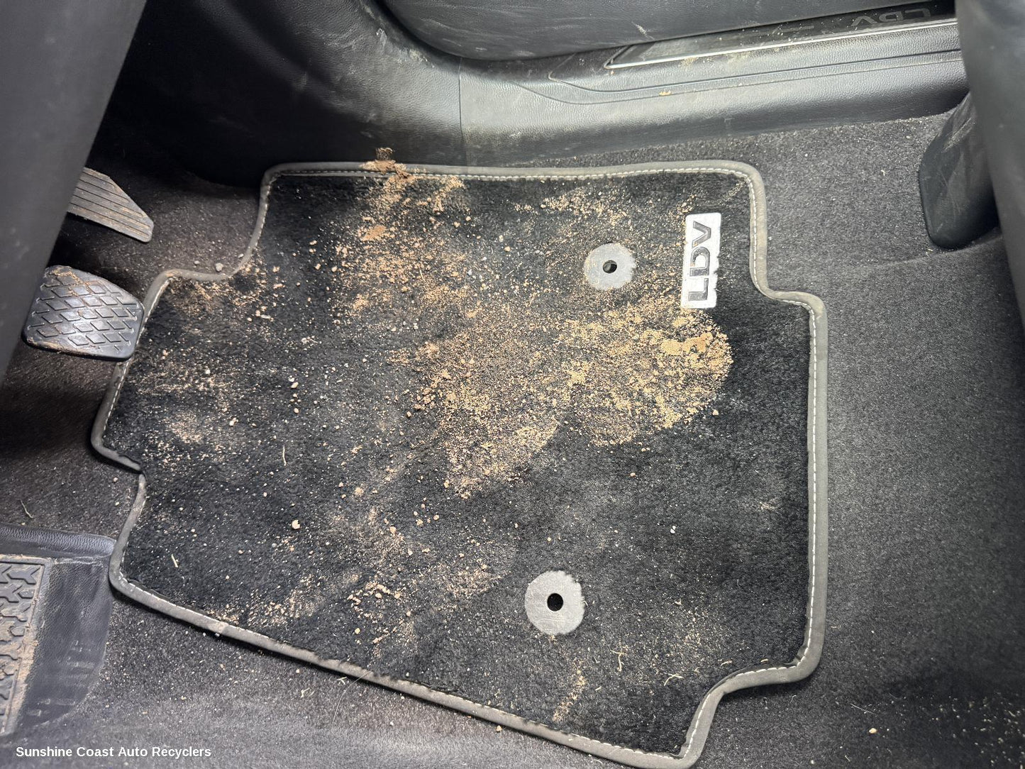 2022 Ldv D90 Floor Mats