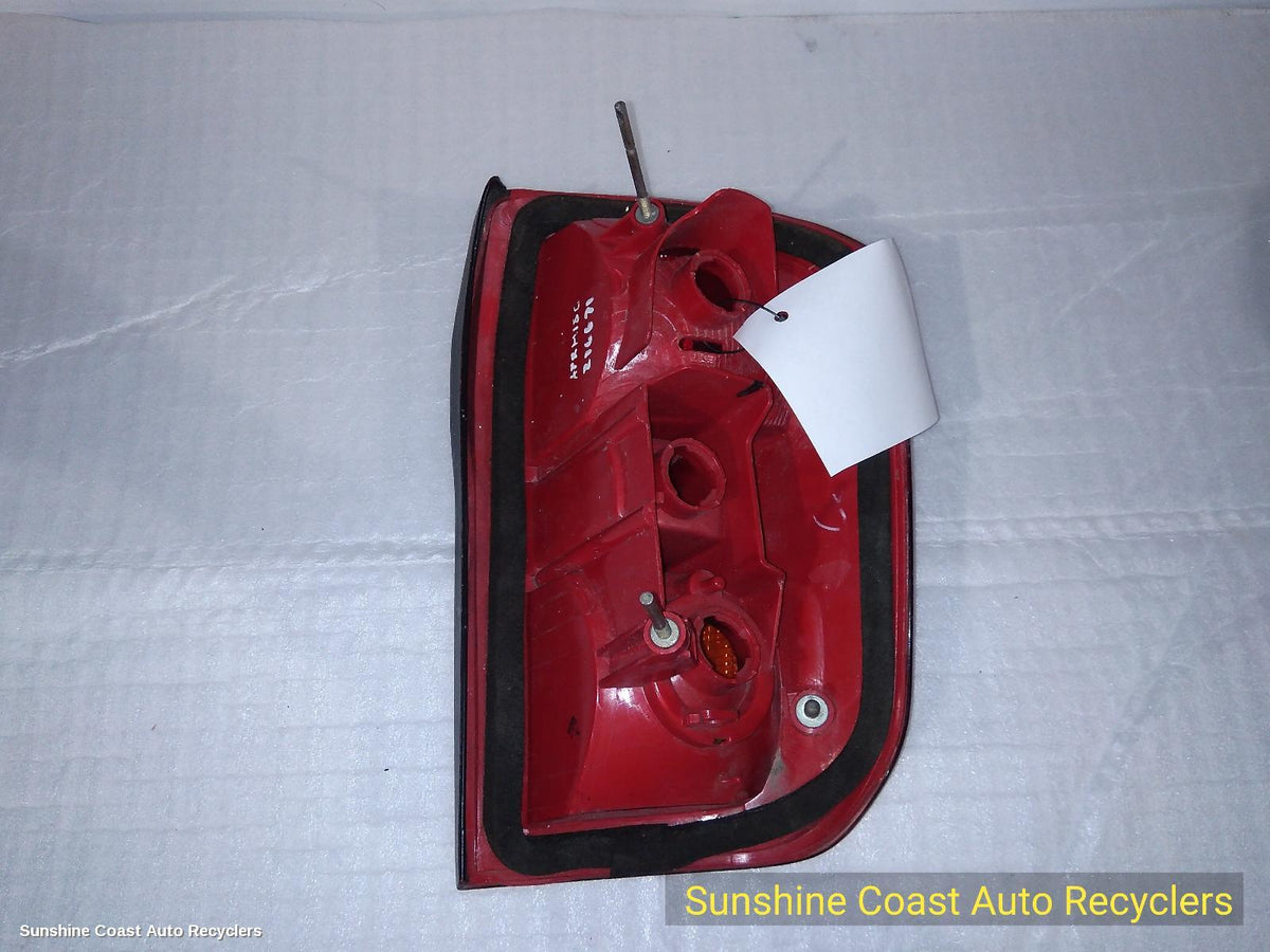2000-2003 Toyota Rav4 Left Taillight