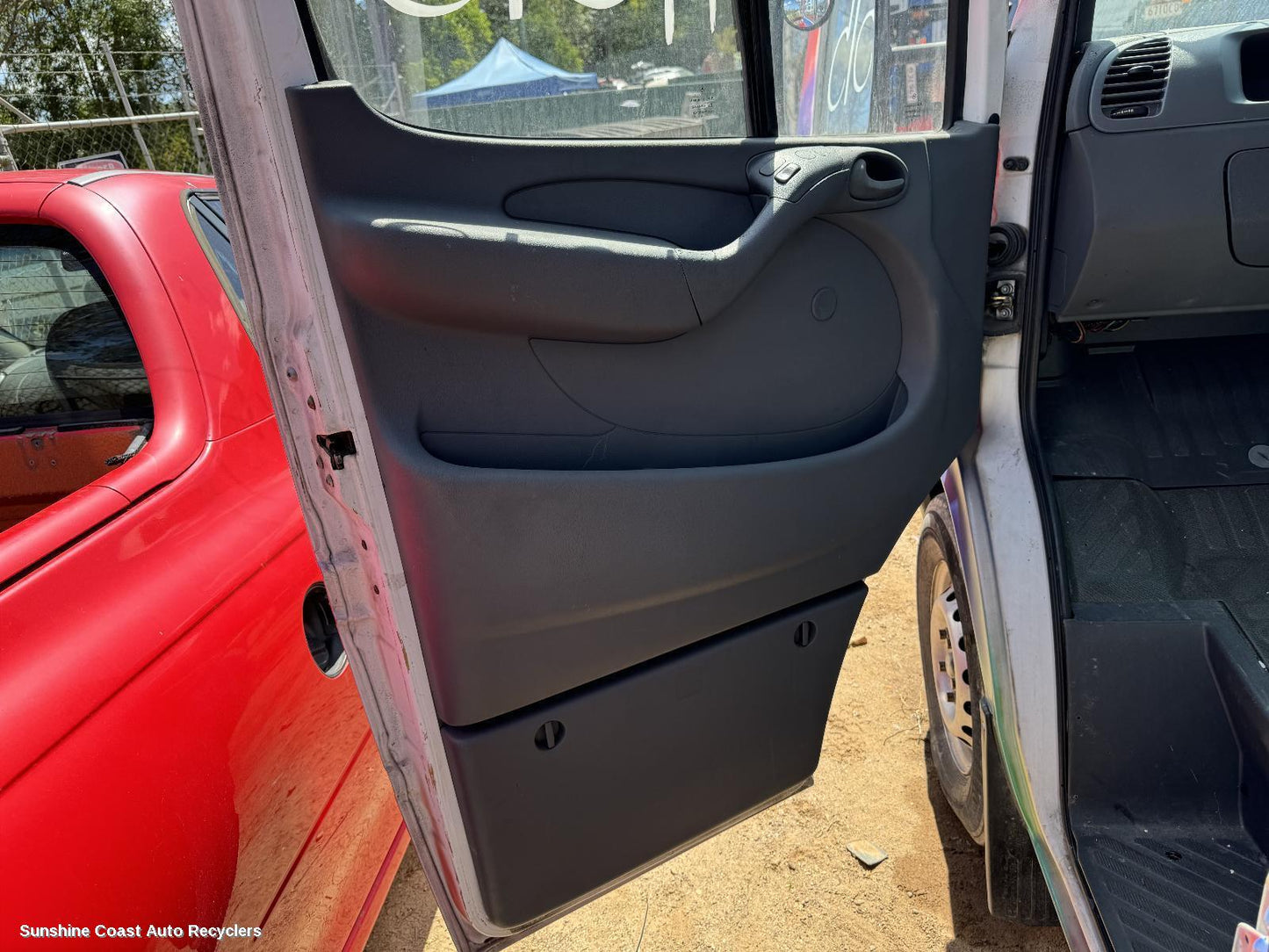 2001 Mercedes Sprinter Left Front Window Reg Motor